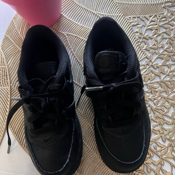 Nike Men's Black Sneakers - Picture 3 of 5